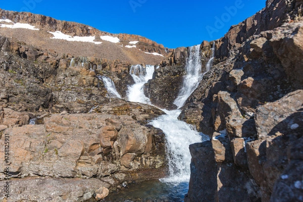 Fototapeta Taimyr. Waterfall on the Putorana Plateau. Russia