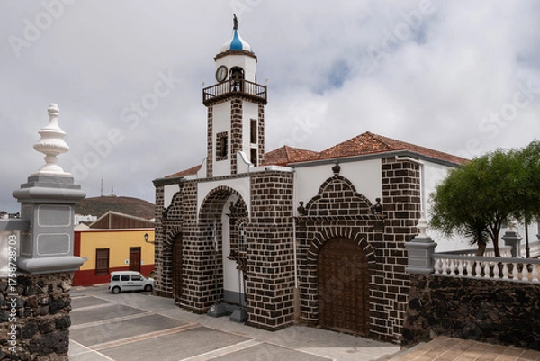 Obraz Plaza del Virrey de Manila y la Iglesia de Nuestra Señora de la Concepción, Valverde, isla de El Hierro