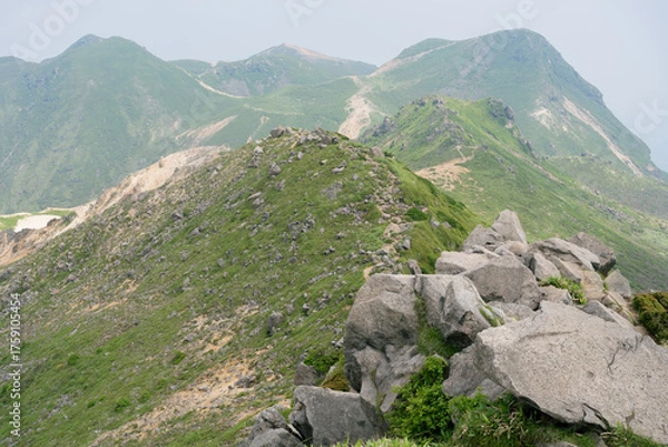 Obraz 大分・九重 夏の九重連山の登山道 星生山