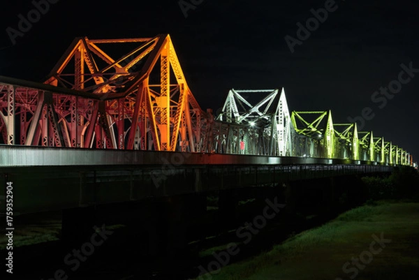 Fototapeta ライトアップされたトラス橋（長生橋・新潟県
長岡市）