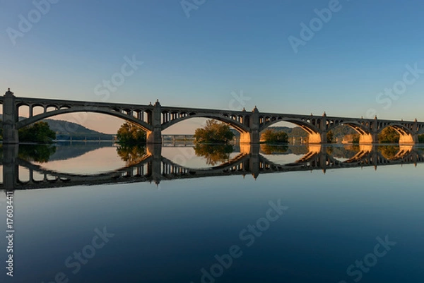 Obraz Veterans Memorial Bridge