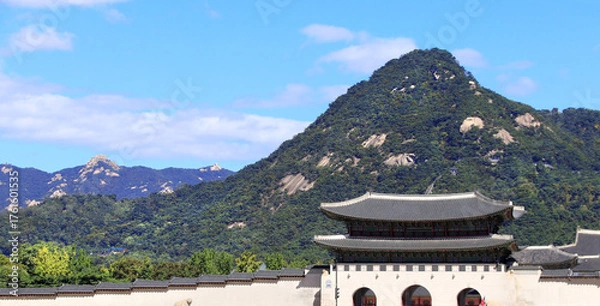 Obraz Horizontal banner with Gwanghwamun Gate of Gyeongbokgung palace complex and Inwangsan Mountain,  Seoul, Republic of Korea. Topic of summer vacation, travel, trip abroad on vacation, cruises and tours