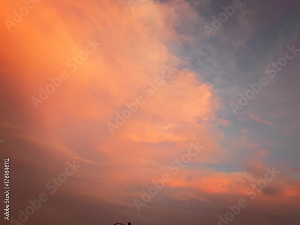 Fototapeta 夕焼けに染まる雲
