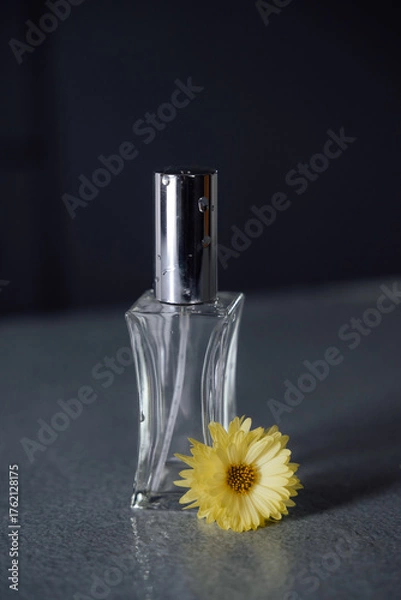 Obraz perfume bottle and flower