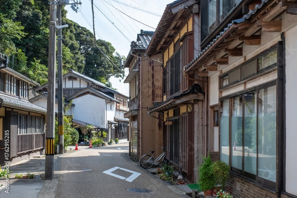 Fototapeta 伊根の舟屋　町並み　通り