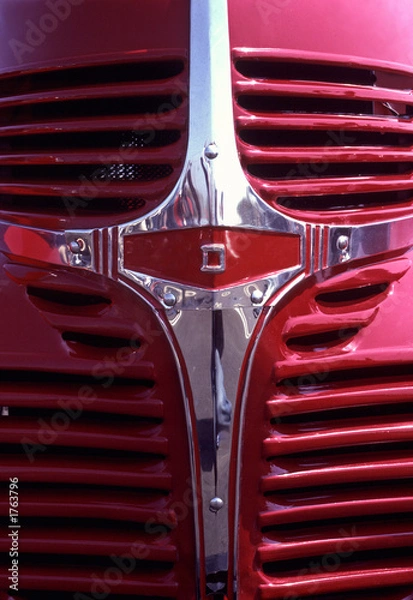 Fototapeta old classics: front end grille of 1946 pickup, red