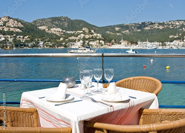 Obraz Restaurant with a panoramic bay view