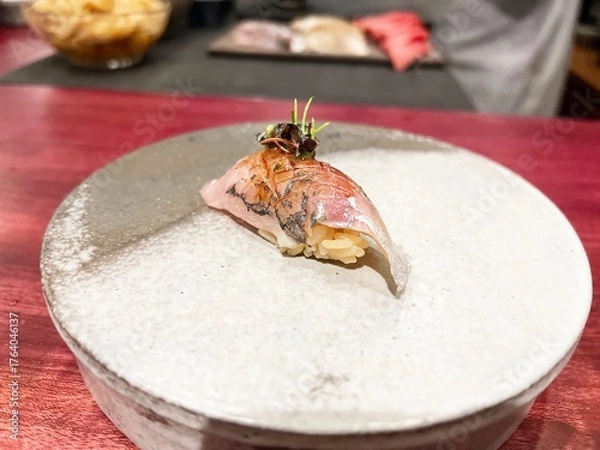 Obraz 美味しそうな真鯛の握り寿司