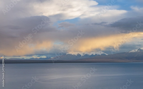 Obraz The Beautiful Scenery of Kunlun Mountains and Plateau Lakes in Xinjiang, China	