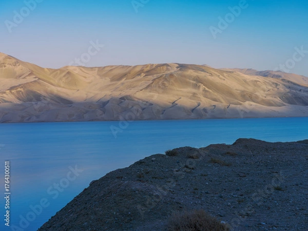 Fototapeta The Beautiful Scenery of Kunlun Mountains and Plateau Lakes in Xinjiang, China	