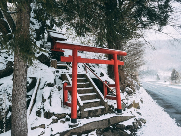 Fototapeta 雪の日の祠