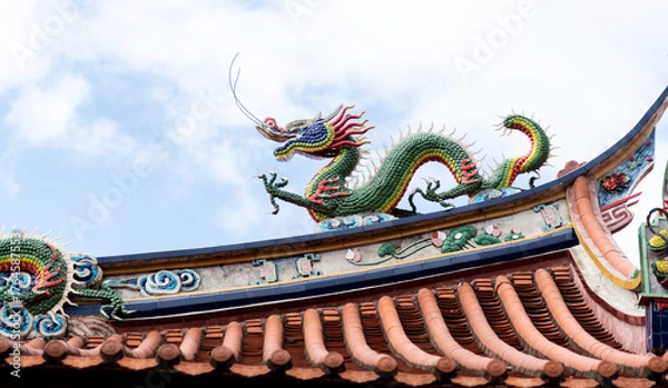 Obraz Dragon on the roof of ancient Chinese architecture