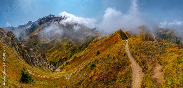 Fototapeta Widok z Col de Balme, Le Tour, Montroc, Francja, Alpy, Chamonix, masyw Mont Blanc. Zdjęcie wykonane we wrześniu 2025, jesień 