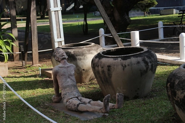 Obraz トゥールスレン虐殺博物館