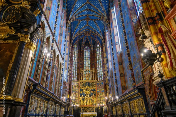 Fototapeta St. Mary's basilica in Krakow, Poland. The church is located on the Main Market Square and have on of the most beautiful ceiling. 