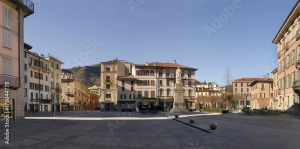 Obraz  .Lombardy, Como; Piazza Volta