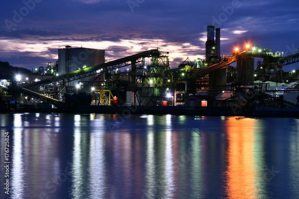 Fototapeta 夕暮れのコンビナート