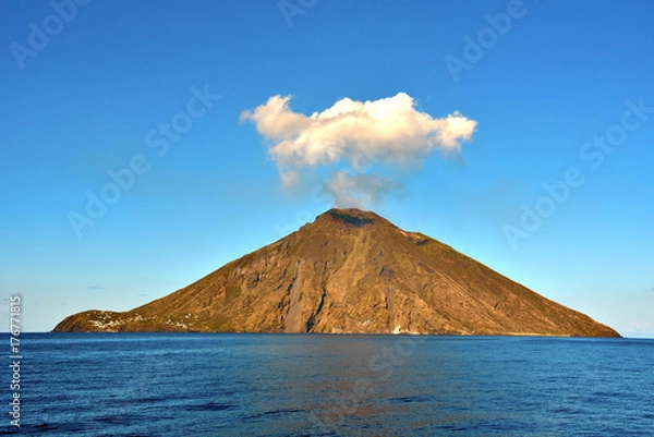 Obraz  Volcano Stromboli Archipelag Eolie Sicyly Włochy