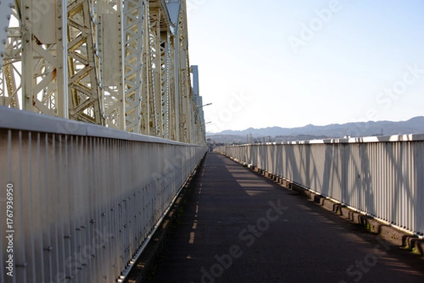 Fototapeta 長生橋の歩道