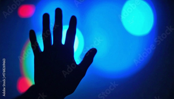 Obraz 現実を侵食するサイバー感染とシルエット