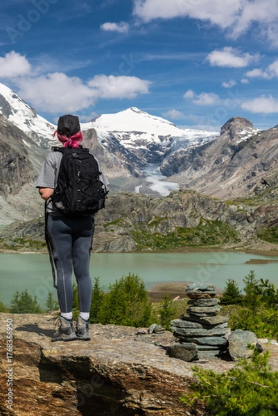 Obraz Hiking Adventure Near Grossglockner Glacier Lake in Scenic Austria