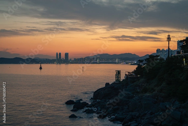 Obraz Lights Rising Beyond the Sea