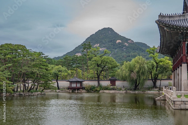 Obraz Waterside Korean Temple
