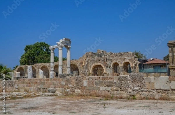 Fototapeta Türkiye, Side, August 25, 2025,  The Temple of Apollo in Side is one of the best-preserved ancient buildings in Turkey, built in honour of the Greek god of beauty and art