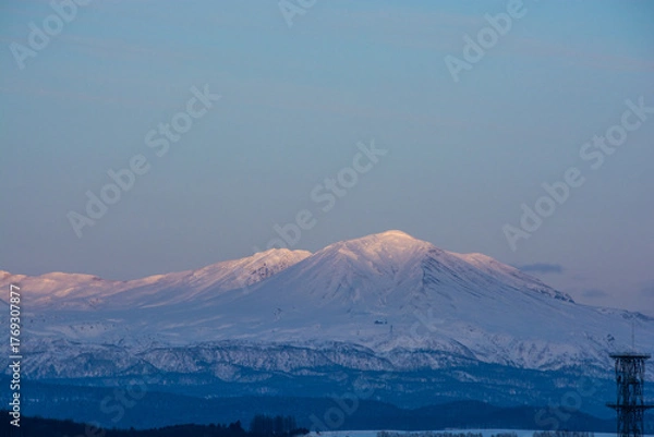 Fototapeta 夕映えの雪山　大雪山
