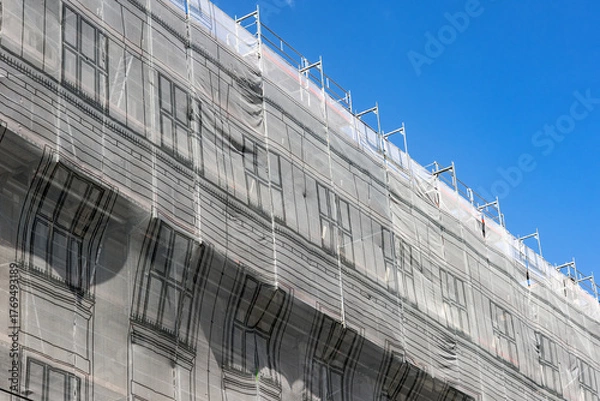 Obraz covered_scaffolding