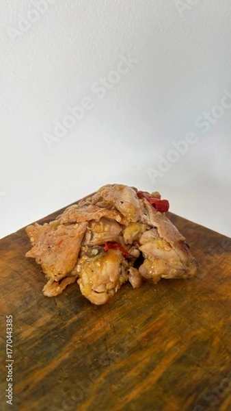 Fototapeta Ayam geprek on wood plating