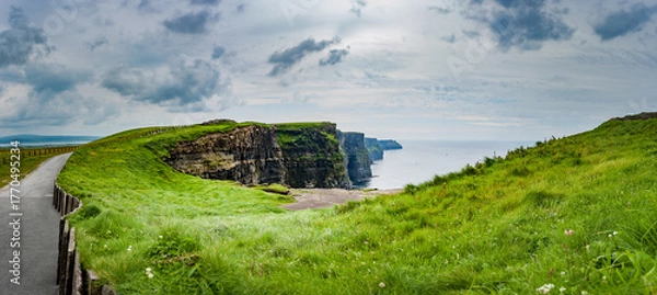 Obraz Beautiful scenery of the Cliffs of Moher in County Clare, Ireland.
View of the cliff and the Atlantic Ocean. Panoramic view.
