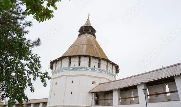 Fototapeta Krasnye Vorota. Red Gate. on the territory of the historical and architectural complex of the Astrakhan Kremlin on a cloudy autumn day, Astrakhan, Russia