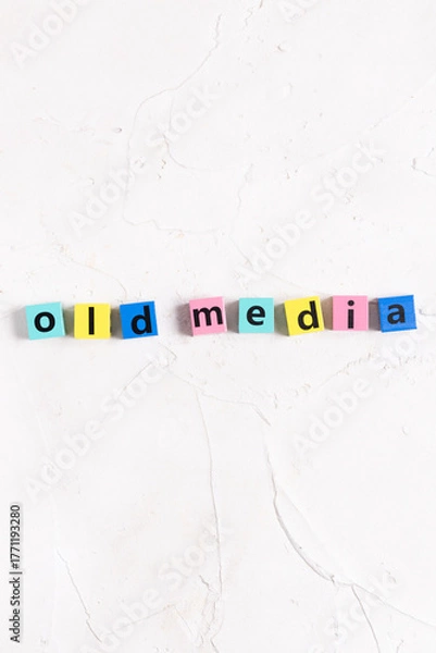 Obraz oldmedia（オールドメディア）の英字