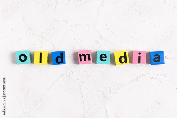 Obraz oldmedia（オールドメディア）の英字