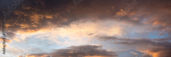 Fototapeta wonderful sunset cloud scenery, lighted from last sunlight