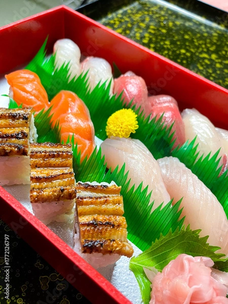 Fototapeta 握り寿司と焼き穴子の押し寿司盛り合わせ