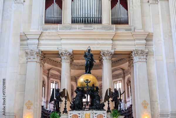 Obraz イタリアのヴェネツィアにあるサン・ジョルジョ・マッジョーレ聖堂の内部