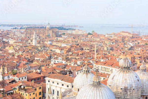 Obraz イタリアのヴェネツィアにあるサン・マルコ広場周辺の街並みを上空から撮影