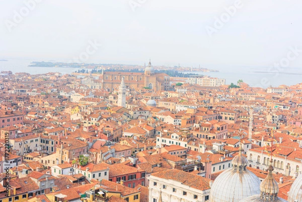 Obraz イタリアのヴェネツィアにあるサン・マルコ広場周辺の街並みを上空から撮影