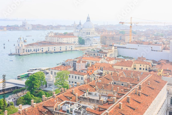 Obraz イタリアのヴェネツィアにあるサン・マルコ広場周辺の街並みを上空から撮影