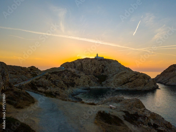 Fototapeta Vista aerea del Faro della Pietra al tramonto, L’Ile-Rousse, Isola Rossa Corsica, Corsica, Francia