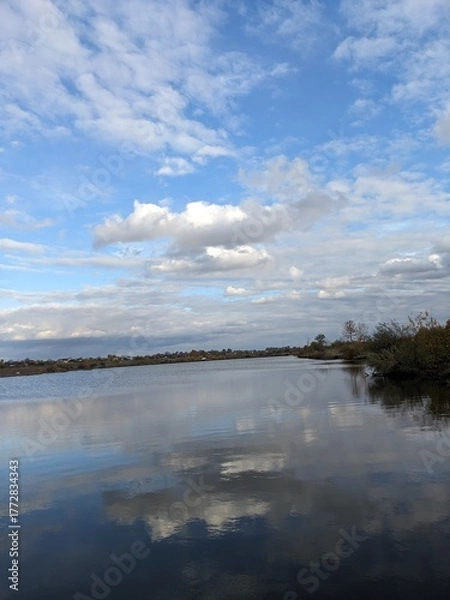 Obraz clouds over the lake