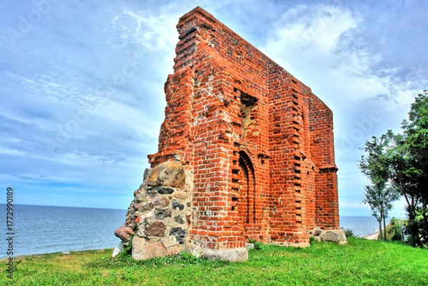Obraz Ruins of the church in Trzęsacz, Poland