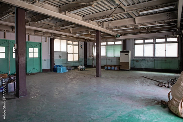 Obraz 工場の解体,撤去後の工場内