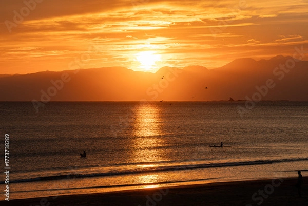 Obraz 湘南 鵠沼海岸と烏帽子岩