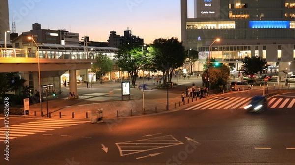 Fototapeta JR桜木町駅前の日没前後の夜景