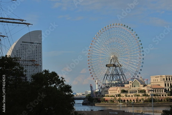 Fototapeta 桜木町周辺と横浜みなとみらいの都市風景