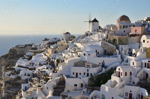 Fototapeta CREPUSCULE SUR LE VILLAGE D'OIA SANTORIN CYCLADES GRECE