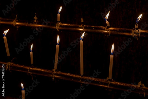 Fototapeta It is considered the largest cemetery in Japan, with more than two hundred thousand graves and memorial monuments. It is located on the sacred Mt. Koya and is immersed in a forest of tall conifers.